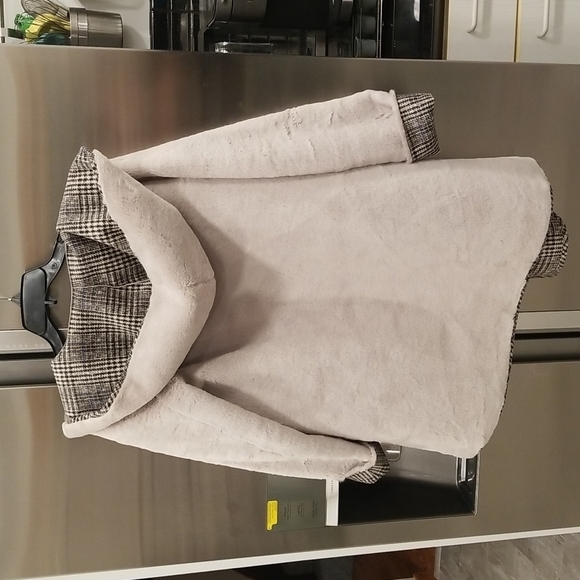 💕LOVE TOKEN💕 Eddie Faux Fur Reversible Hooded Coat ~ Plaid Print Small S NWT - Picture 13 of 16